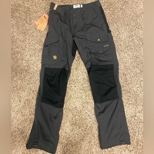 NWT Fjallraven Viddo Pro G-1000 size 30”-31” or women’s 6
